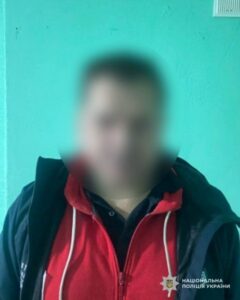 У Дніпрі чоловік заволодів чужими картками і робив покупки в магазинах