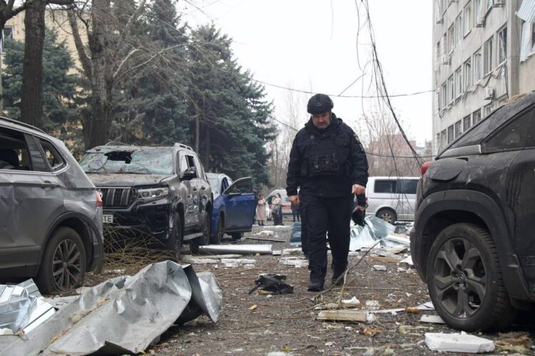 Удар по Дніпру 1 грудня: кількість постраждалих збільшується (ФОТО)