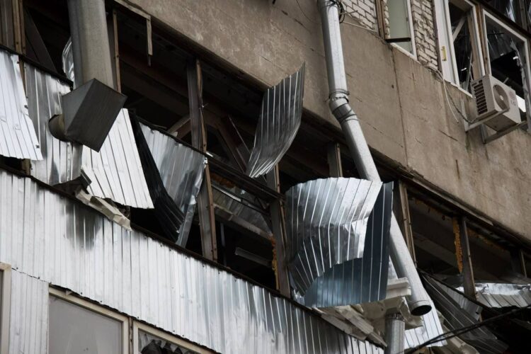 Удар по Дніпру 1 грудня: кількість постраждалих збільшується (ФОТО)