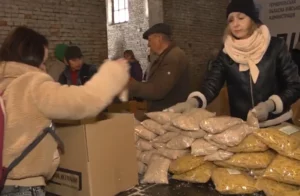 На Дніпропетровщині видають безкоштовні продукти та гарячі обіди