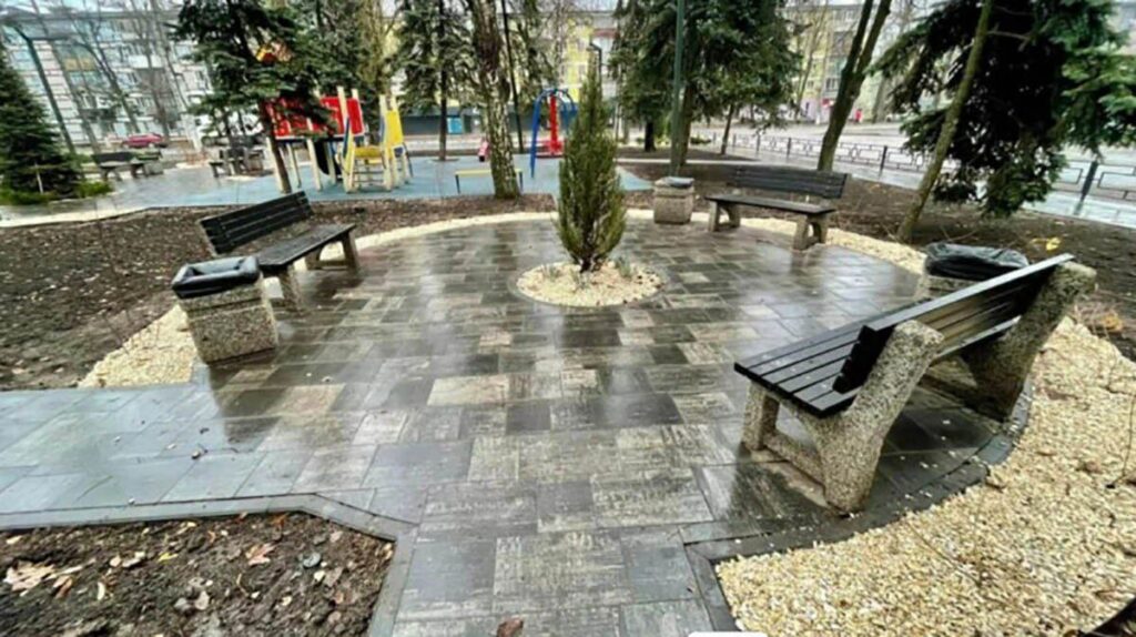 У Дніпрі облаштували сквер, який називають “зоною позитиву”