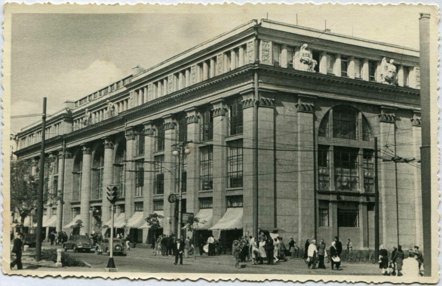 Центральний універмаг Дніпра: 87 років історії у серці міста