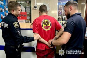 Дніпрянин на проспекті Поля влаштував різанину