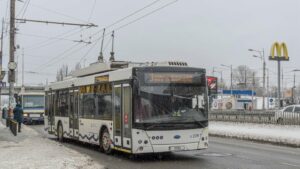 Зміни в русі маршрутів: як буде курсувати транспорт у Дніпрі 10 березня