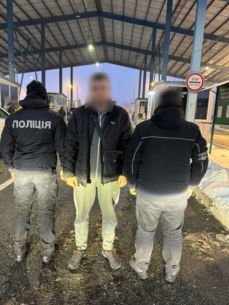 Допомагав втекти іншим, а сам не зміг: на кордоні затримали 21-річного дніпрянина
