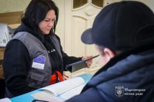 На Дніпропетровщині мешканці Марганецької громади отримують допомогу