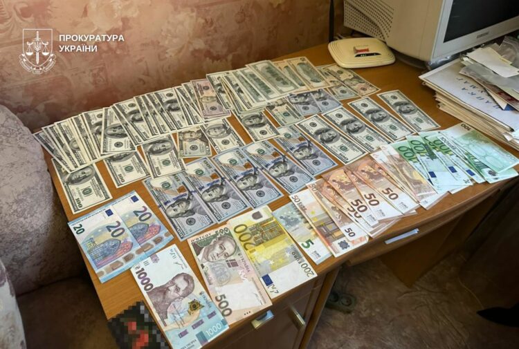 «Наживалися на руїнах»: у Кривому Розі судитимуть депутата та його банду за розкрадання коштів на ремонті шкіл