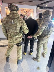 У Дніпрі чоловік обіцяв за 10 тисяч доларів незаконно перетнути кордон