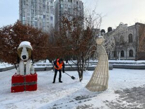 Комунальні служби працюють, щоб дніпряни насолодились зимовою казкою