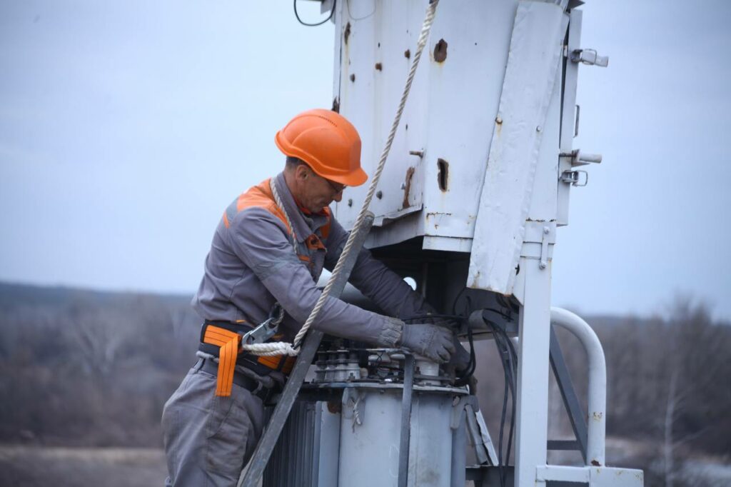 Через ворожу атаку по Дніпру пошкоджено ДТЕК Дніпровські електромережі Через ворожу атаку по Дніпру пошкоджено ДТЕК Дніпровські електромережі