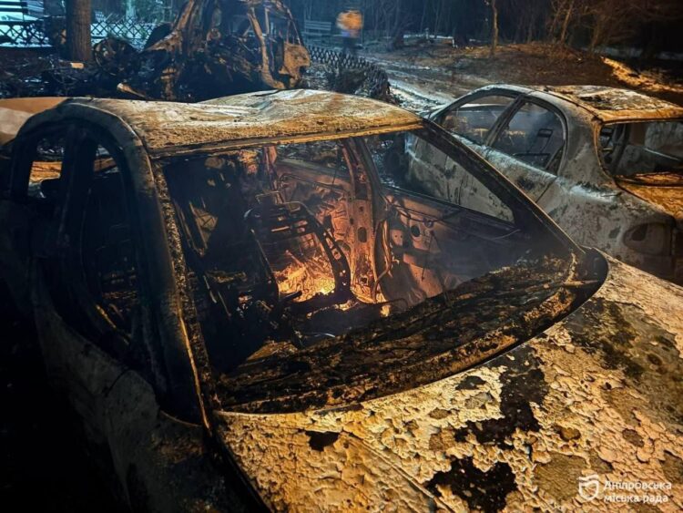 Дніпро ліквідує наслідки атаки дронів: куди звертатись власникам пошкодженого житла