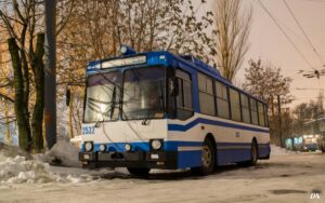 До уваги пасажирів: у Дніпрі перекрито рух на Січеславській Набережній