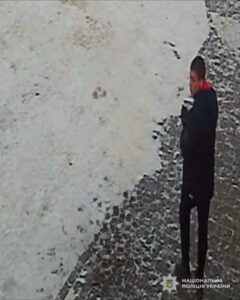У Дніпрі поліція встановлює особу чоловіка