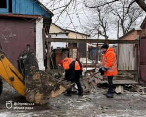 Нічна ворожа атака по Дніпру 12 лютого. Що відбувається на місці удару
