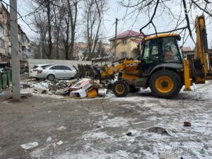 У Дніпрі очищають місто від непотрібу