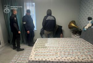 На Дніпропетровщині злочинна група організувала продаж місць на кладовищі