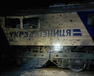 Ворог атакував БпЛА електровоз на Дніпропетровщині. На місці працюють екстрені служби