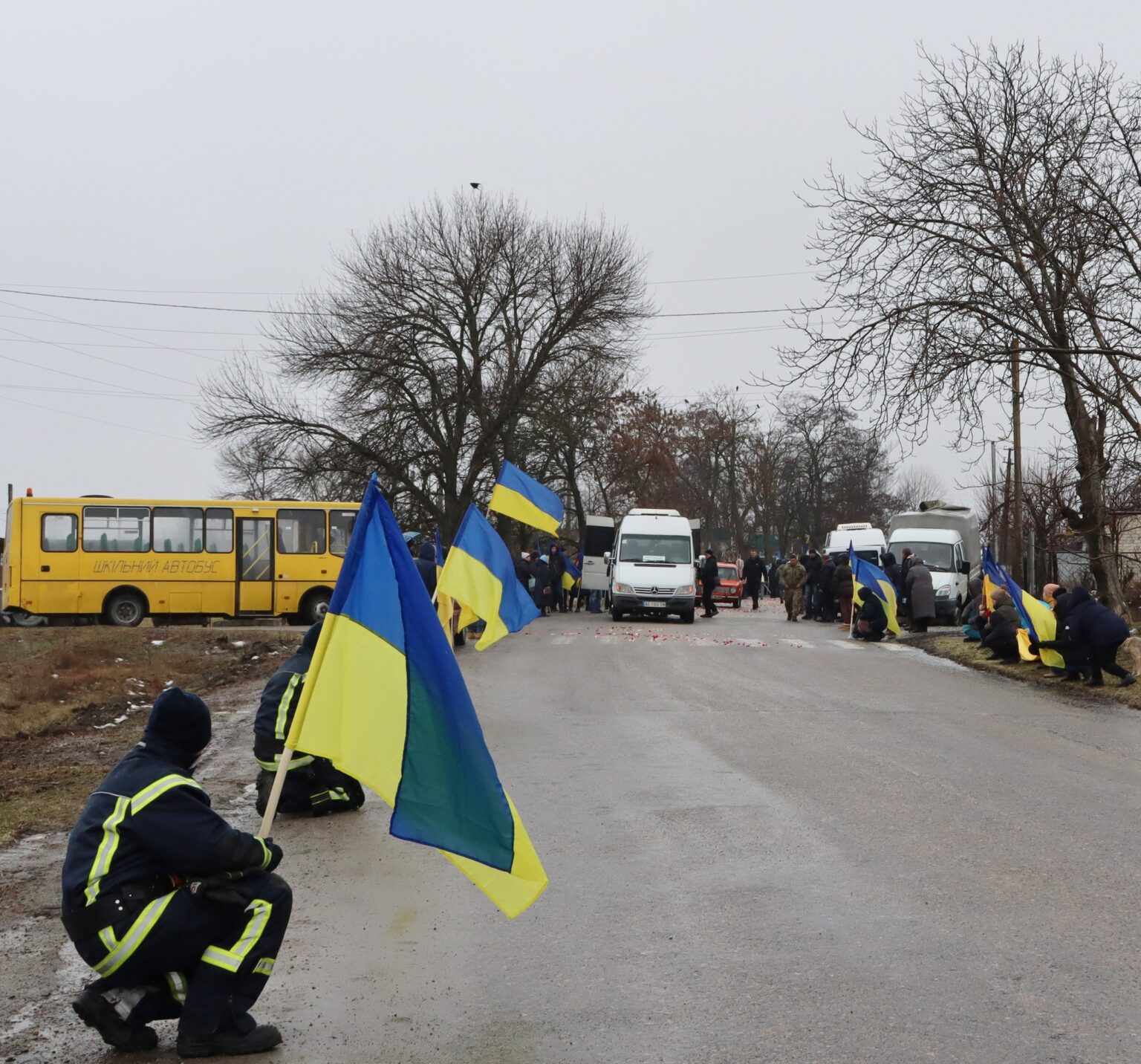 На колінах прощались. В останню путь провели Максима Кучеренка з Дніпропетровщини
