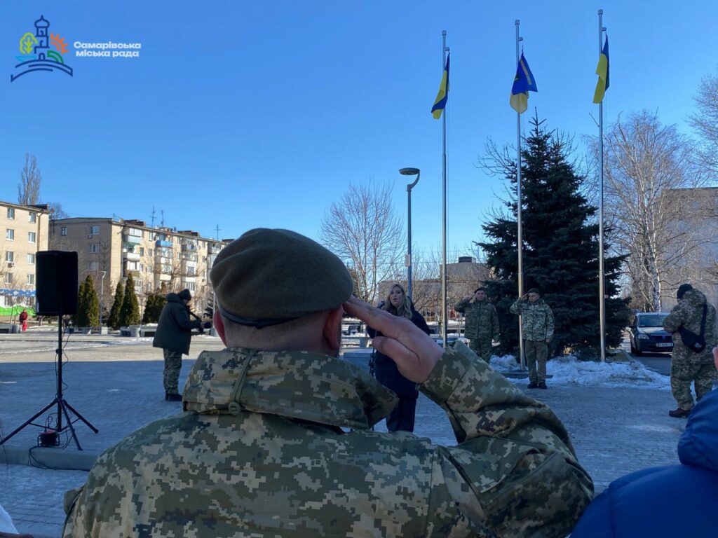 На Дніпропетровщині в центрі міста замайорів прапор 23-ї окремої механізованої бригади
