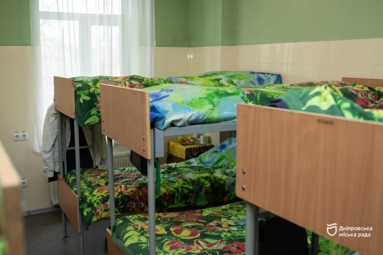 У Дніпрі безхатченки отримують шанс на нове життя: як працює центр «Крок назустріч»