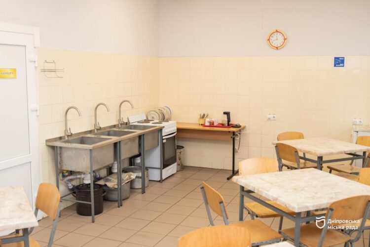 У Дніпрі безхатченки отримують шанс на нове життя: як працює центр «Крок назустріч»