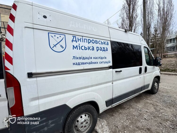 Ворог вдарив по житловій забудові Дніпра: як отримати допомогу