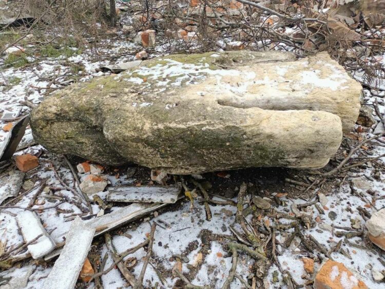 Врятували від шахеда: на Дніпропетровщині евакуювали половецьку «бабу» XI-XIII століття
