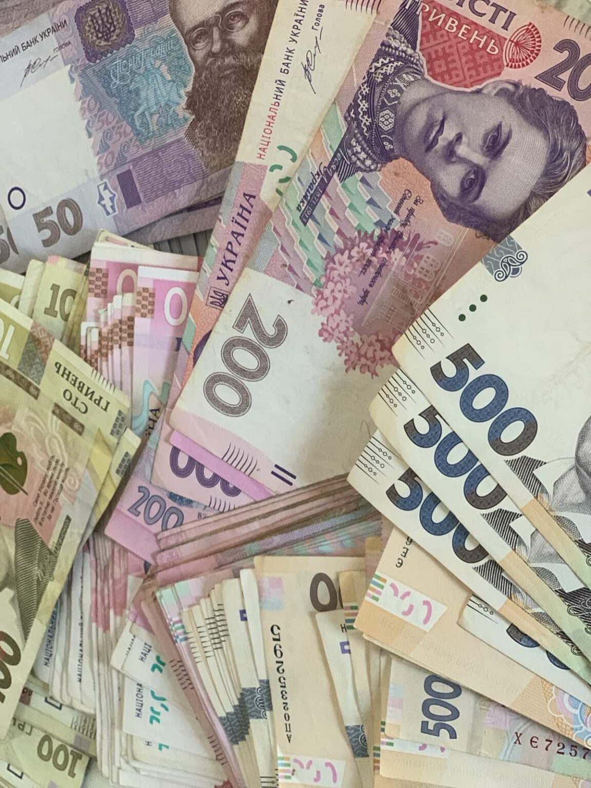 У квітні українці отримають одноразову доплату 1500 гривень: хто в списку