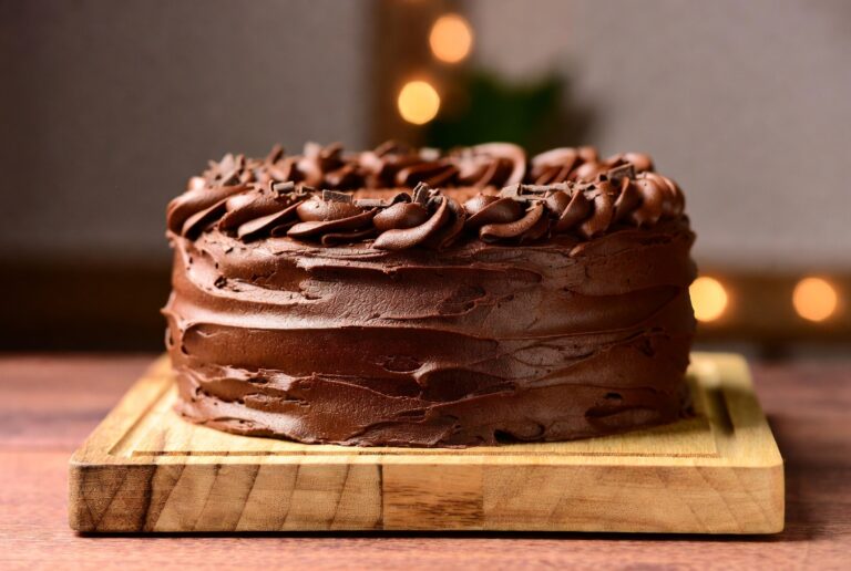 Шоколадний торт за 5 хвилин: рецепт без яєць, молока і зайвого клопоту