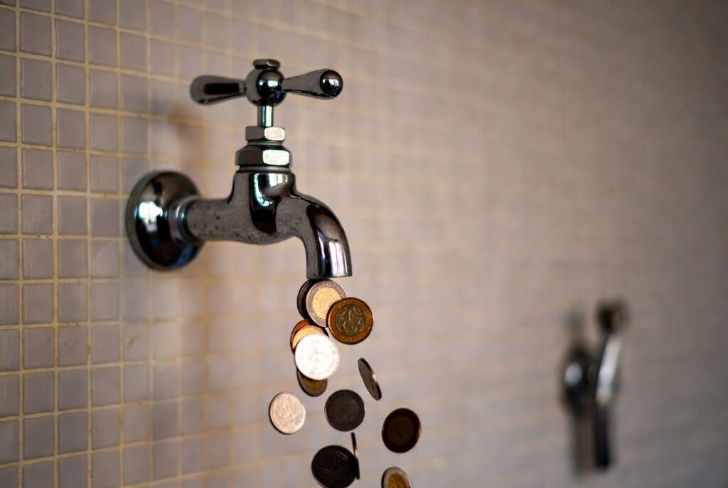 Тариф підвищився майже на 8 грн: на Криворіжжі подорожчала вода