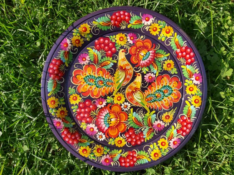 Відома за межами України: петриківська майстриня Ірина Кібець святкує день народження