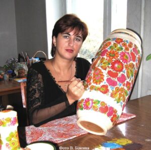 Відома за межами України: петриківська майстриня Ірина Кібець святкує день народження
