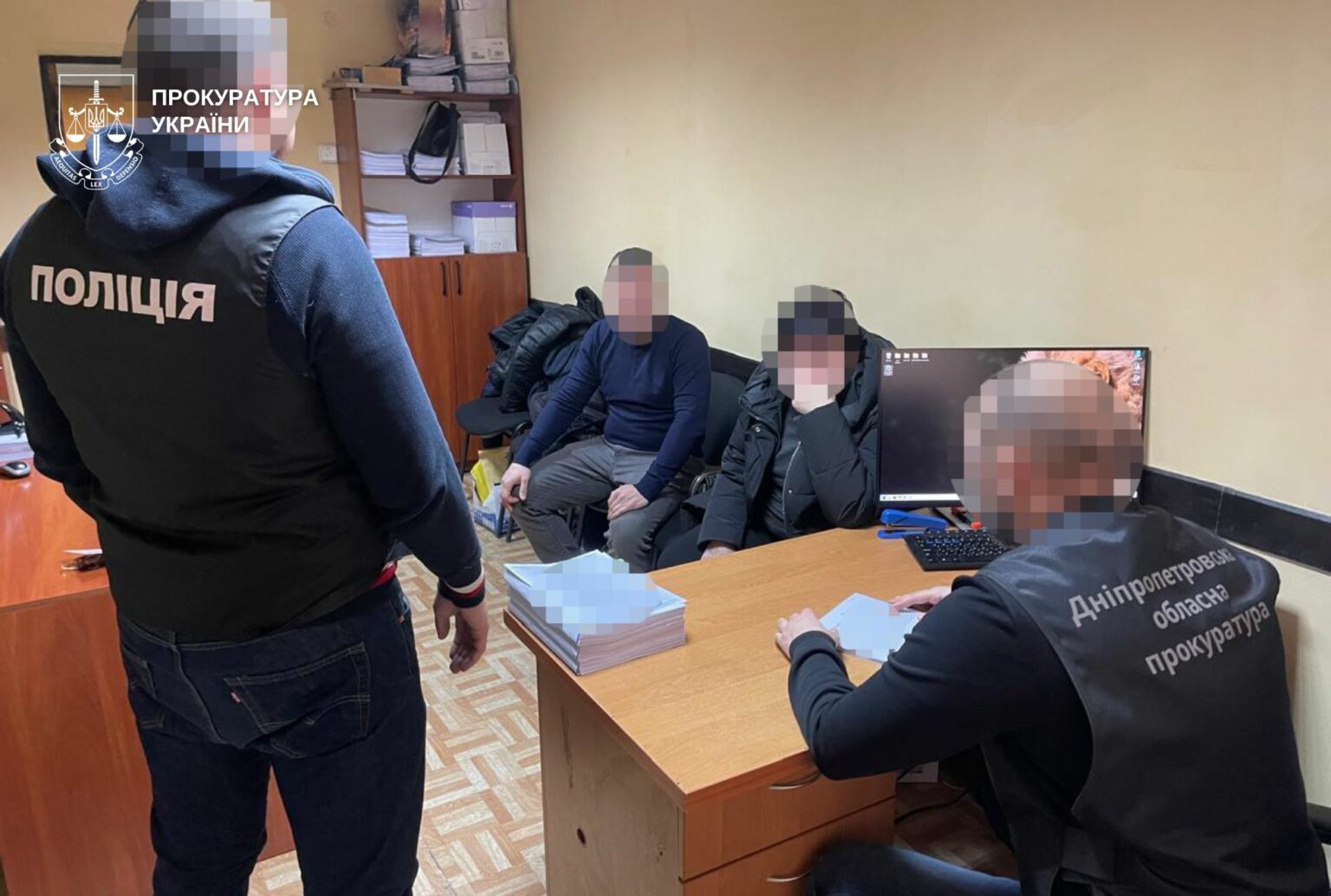 Посадовці Дніпровської міської ради розікрали 14 мільйонів бюджетних коштів на утепленні шкіл