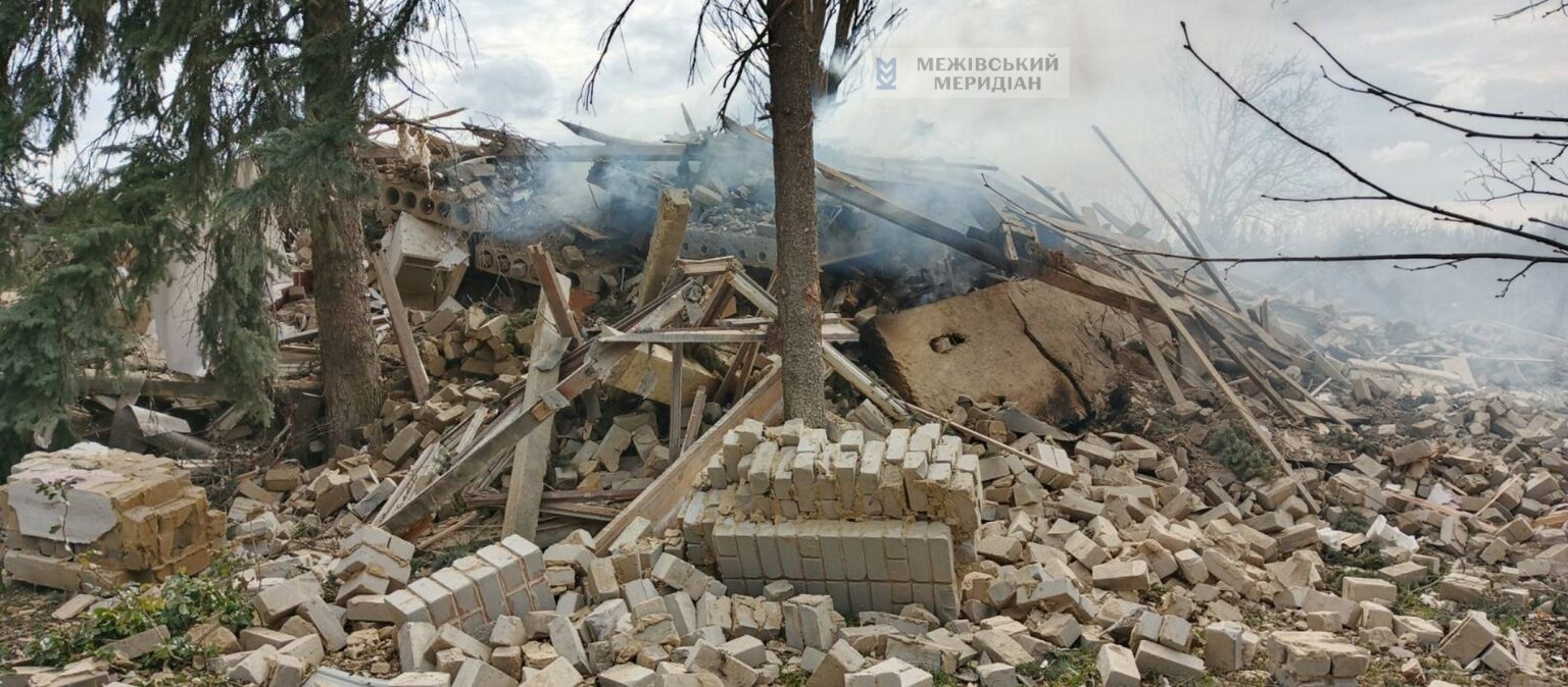 На Дніпропетровщині КАБ окупантів зруйнував редакцію «Межівського меридіана»