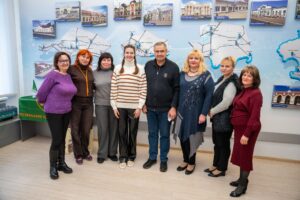 У Дніпрі на Придніпровській залізниці побувала Ярослава Магучіх разом з мамою