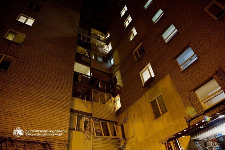 Масована дронова атака на Дніпро: 10 постраждалих, серед них дитина 