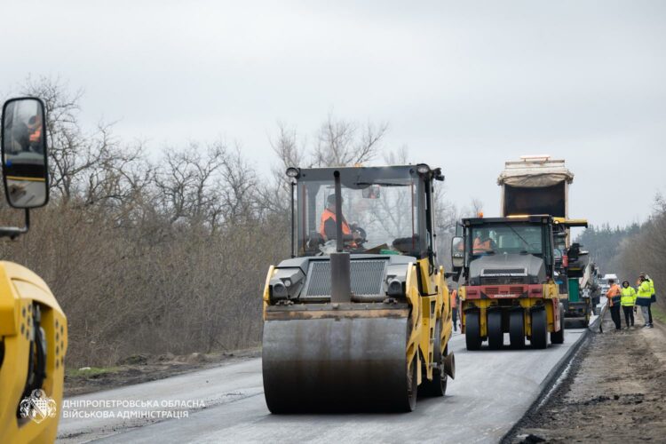 На Дніпропетровщині ремонтують 7 державних доріг