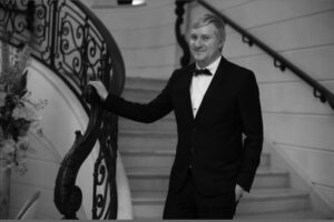 У Кам’янському на 42-му році життя помер відомий шоумен і волонтер Олександр Замша