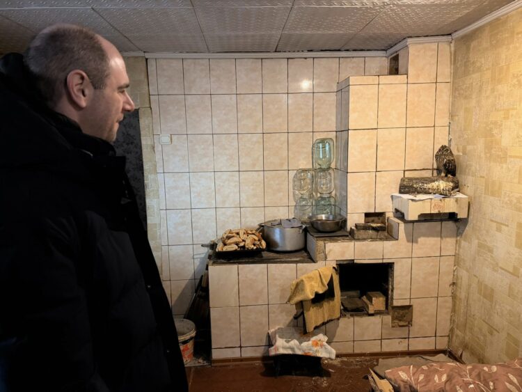 Пережив вибухи мужньо: у Дніпрі врятували червонокнижну сову після ворожого обстрілу