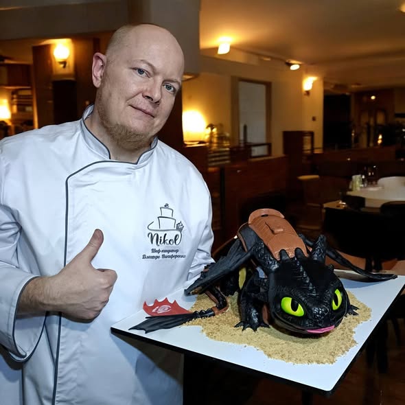 Дніпровський кондитер створив 3D-торт у вигляді Нічної фурії з «Як приручити дракона» Дніпровський кондитер створив 3D-торт у вигляді Нічної фурії з «Як приручити дракона»