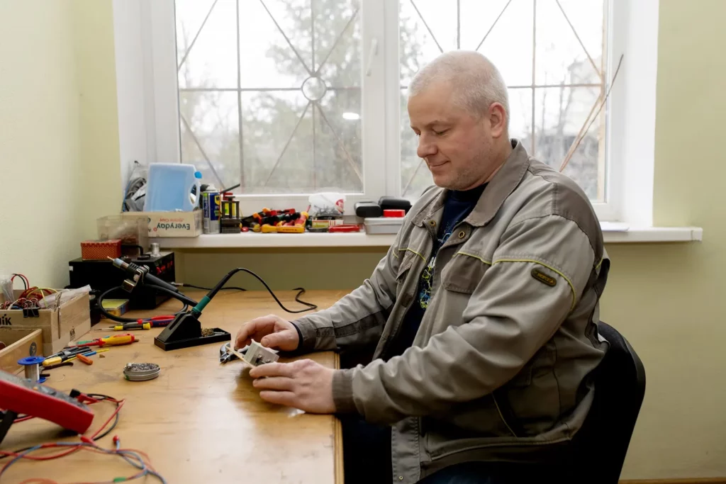 Після фронту повернулись на виробництво: як Інтерпайп Пінчука адаптує ветеранів з інвалідністю