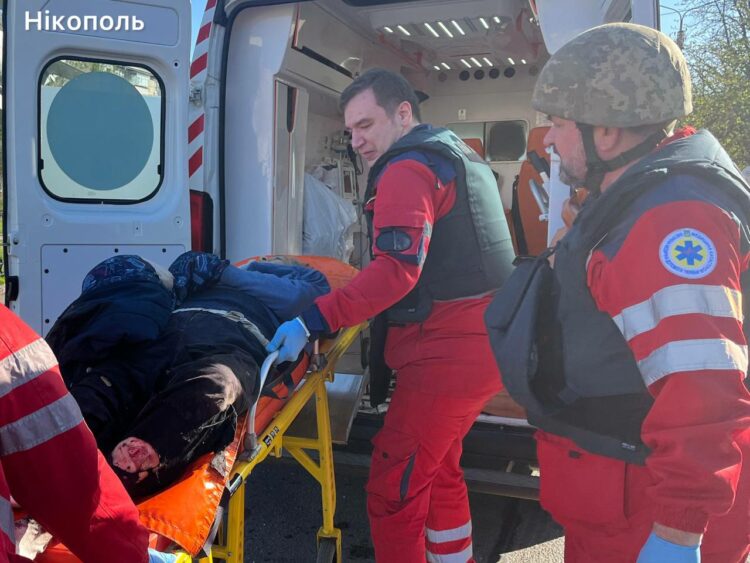 Росіяни вдарили FPV-дроном по пасажирському автобусу