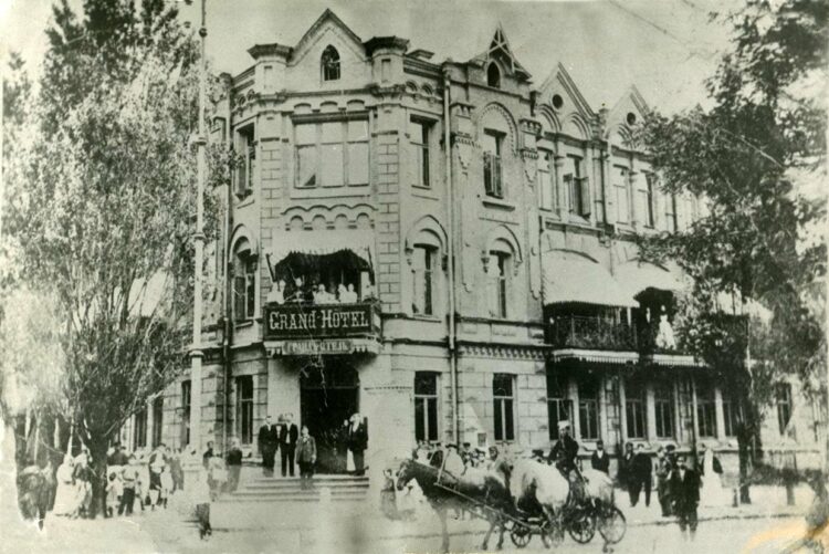 Гранд готель у Дніпрі: історія будівлі 