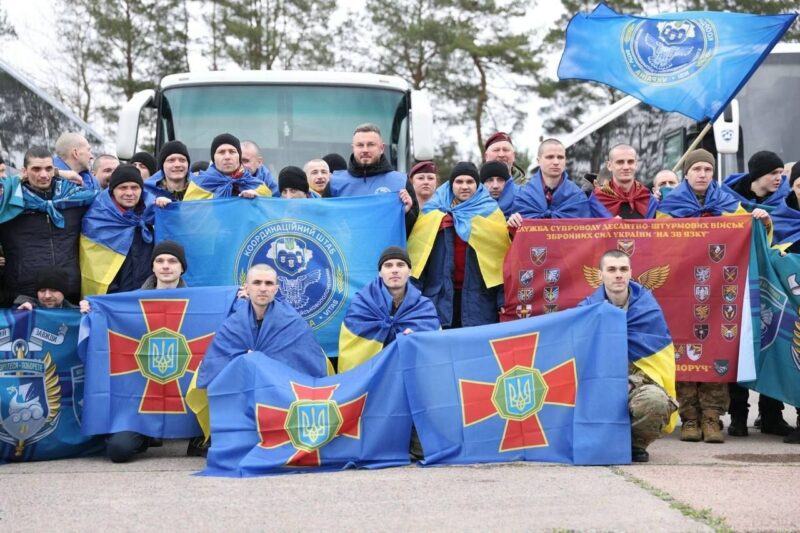 Найщасливіша Великодня новина: 11 захисників з Дніпропетровщини повернулися додому