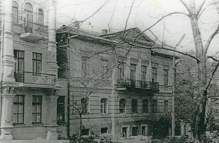 «Особняк» на проспекті Яворницького: історія пам'ятки архітектури у серці Дніпра