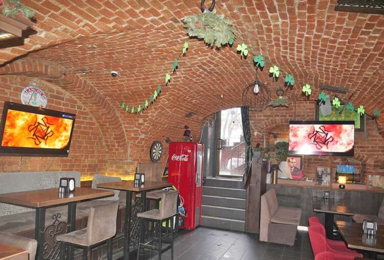 «Особняк» на проспекті Яворницького: історія пам'ятки архітектури у серці Дніпра