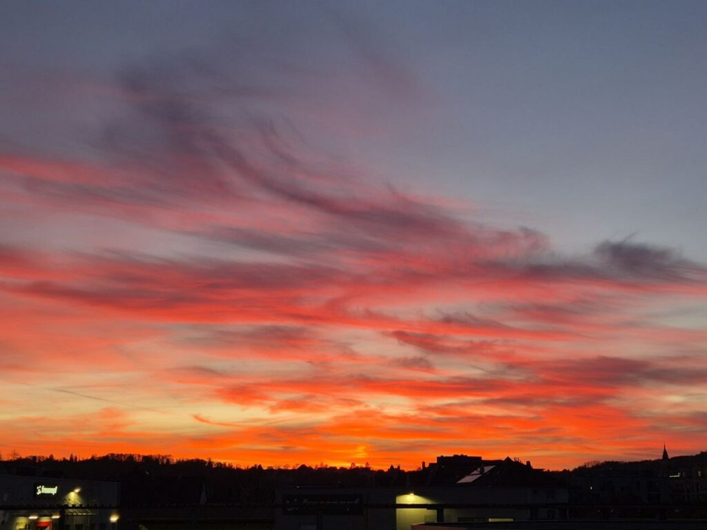 Магнітні бурі 8–10 квітня 2026: коли чекати найсильніших ударів