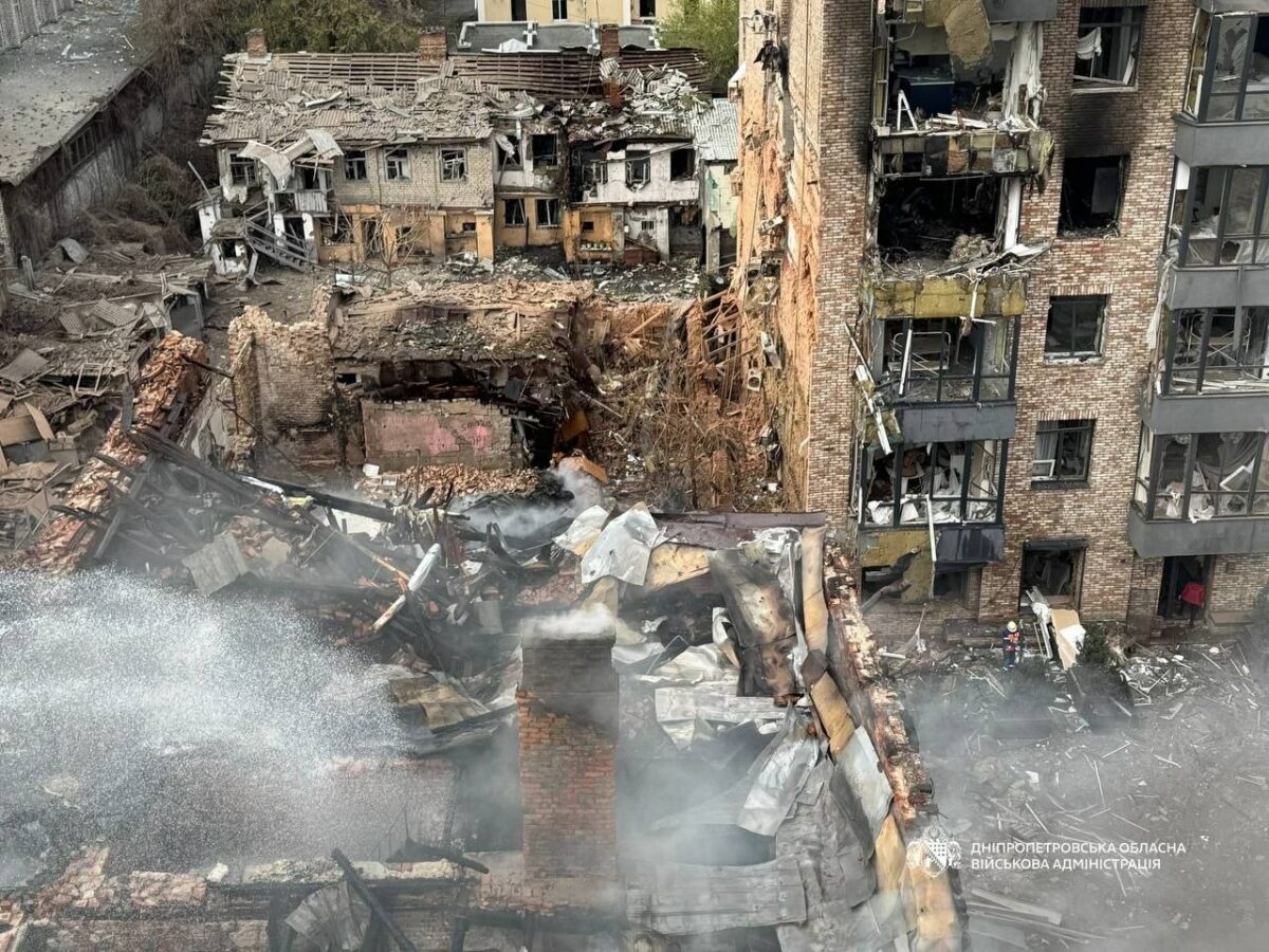Атака на Дніпро 16 квітня: двоє загиблих, 30 поранених