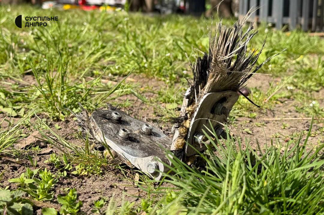 У Дніпрі в парк Шевченка впав збитий ворожий дрон