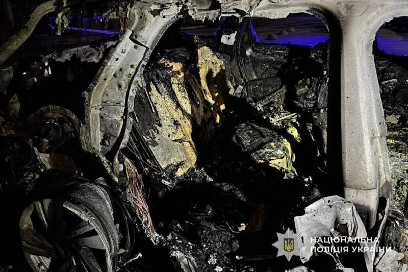 Спалив авто і втік до Одеси: у Кривому Розі затримали підозрюваного у підпалі